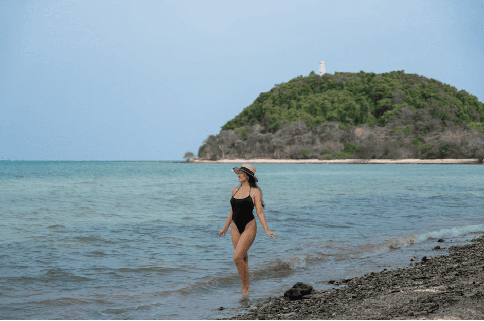 Weekday Beachfront Stay in Samui